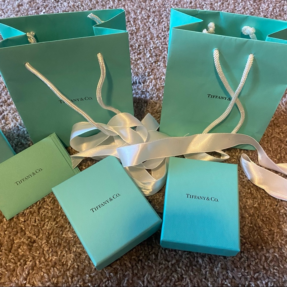Set Of Genuine Tiffany & Co Boxes, Bags, And Bows Gem